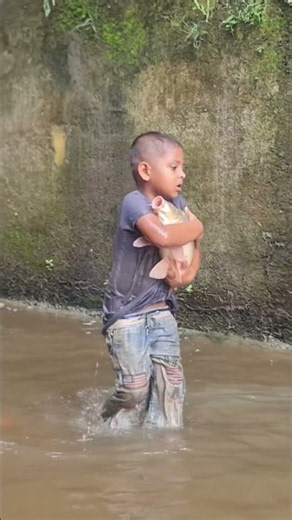Amazing Hand Fishing Video #Fish