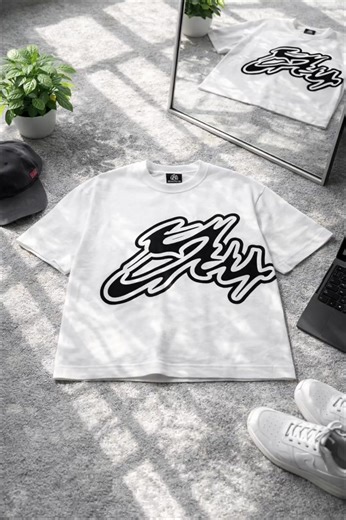 GUIX Kaos Boxy Crop Oversize T-shirt | Motion Type White #boxy #outfit #ootd #fashion