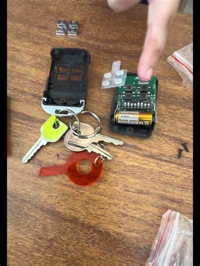 ￼ Como codificar o seu controle da porta de aço