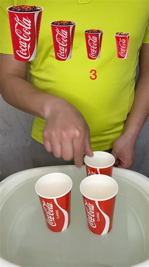 How Many Tissues Can Lift a Glass of Water? 😱💧 Experiment