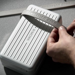 476 reactions · 42 shares | The Dior and RIMOWA capsule collection is now available in our boutiques. Born from the first-ever collaboration with the prestigious luggage brand, these exclusive designs feature an iridescent spin on the ‘Dior Oblique’ motif from the Summer 2020 men’s collection by Kim Jones. | Dior | Facebook