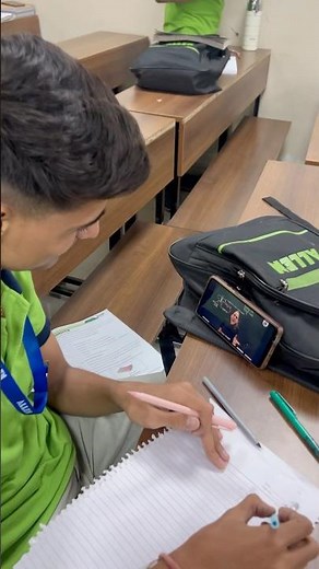 Allen Student Studying From Pw Teachers in Allen Classroom😂 #neet #neetpreparation #allen #pcmb