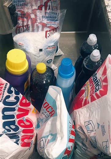 1/3 Laundry and Comet overload 🩵💫 @💜🫧SUDS•N•BUBBLES07🫧💜 #laundrytok #cleantok #spongesqueezing #laundryoverload