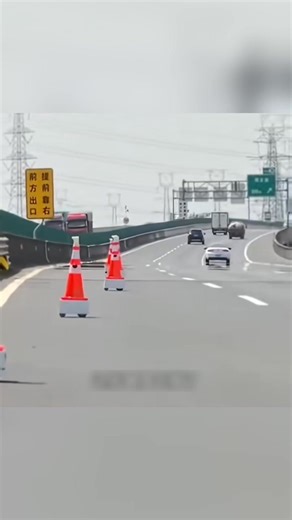 14K views · 171 reactions | Barriers powered by robots? With its wheels, this innovative roadblock #robot can close off accident sites in just 10 seconds. A true game-changer on the roads! 烙 #tech #ai | T-Time HK | Facebook