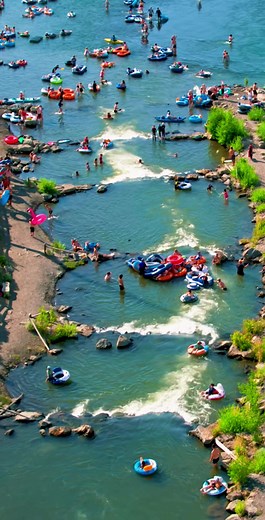 Exploring Bend Whitewater Park in Central Oregon