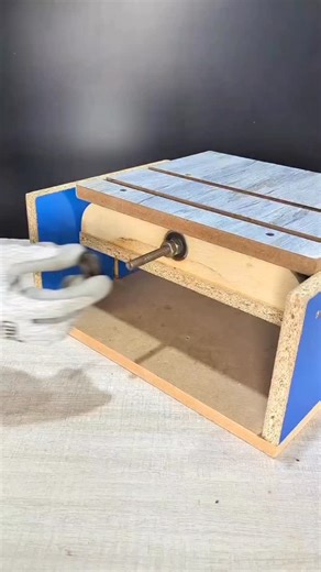 BuildWiseTR on Instagram: "DIY Mini Table Grinder Hack! This video shows how to build a small, versatile bench tool using MDF, a bolt, and an old saw blade. Perfect for quickly sanding or sharpening small pieces of material. The key is proper alignment and balance for safe operation. Remember to always clamp your work piece and wear safety glasses when operating homemade power tools! #DIYTools #WoodworkingHacks #TableSaw #Grinder #ShopJig #Maker #SafetyFirst #PracticalSkills"