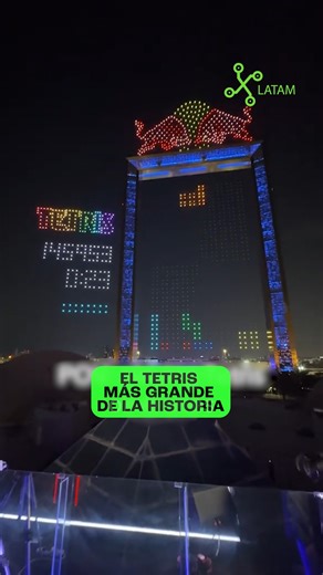 Xataka LATAM on Instagram: "La final del Red Bull Tetris World usó el Dubai Frame (150 m de altura) y 2,800 drones para jugar Tetris en el cielo tras un torneo con 60 países. Dubái fue sede del primer Tetris oficial jugado en el aire. #tetris #redbull #gamer"
