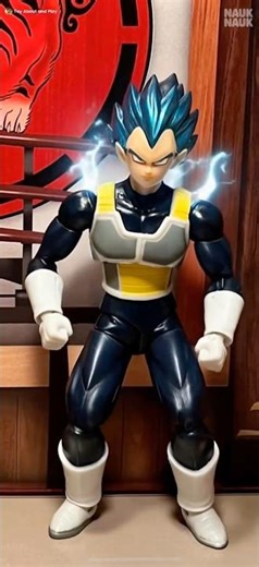 Dragon Ball - Vegeta transforms into Goku - Action Figures.