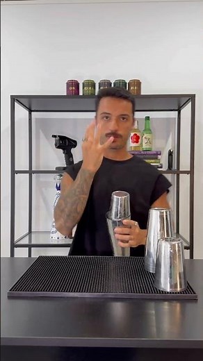 Watch till the end — 5 different ways to use your Boston shaker! #shaker #bartenderschool #shorts
