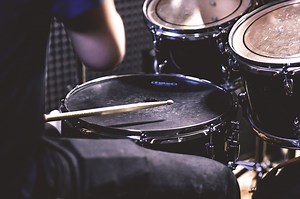 How To Stop Drums From Ringing - Tuning, Snare Buzz, and Muffling