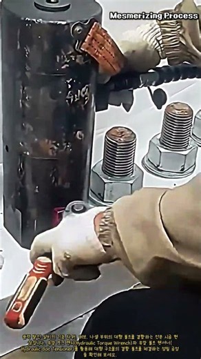 풍력 발전기 대형 볼트 체결 작업 현장 #worker #process #windturbine #bolt #engineering