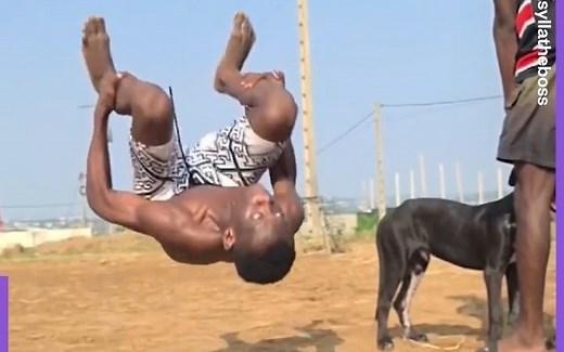 这空翻有点东西 😳