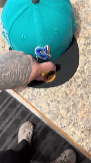 Removing Sticker from Fitted Cap | Hat Club Review