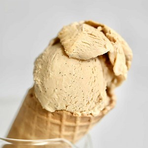 Caramel Ice Cream (No Churn) - Alphafoodie