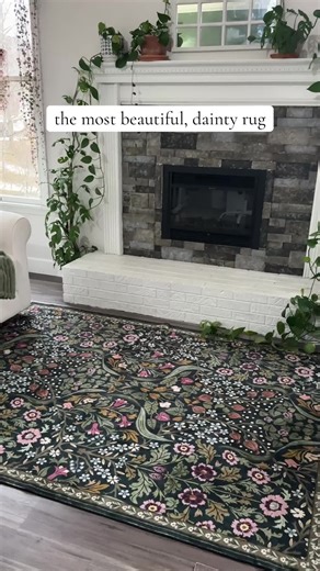 The Most Beautiful Dainty Rug: Colorful and Bold Design