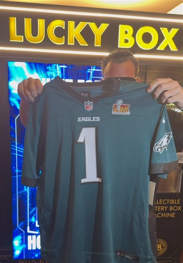 Is this a W or L?! Autographed Jersey Mystery Box with John Cerasini! 🏆🔥 🏈 Super Bowl LX @Philadelphia Eagles Jalen Hurts Autographed Jersey 📍 @CircaLasVegas #fyp #sportsmemorabilia #eagles #luckybox