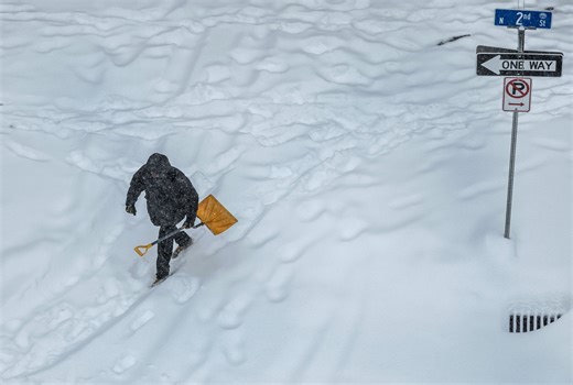 How much snow has fallen through early afternoon across Pa. and around the nation?