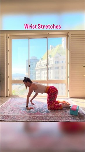 Sit at a Desk All Day? Do This 5-Minute Stretch & Mobility Routine