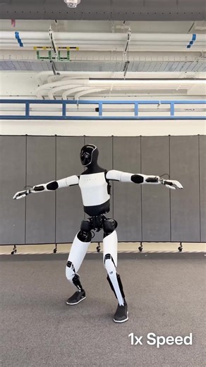 506K views · 2.6K reactions | Tesla has released a new video of the Tesla Bot in action. We are closer to the future than you’d think 勞 | Tesla Flex | Facebook