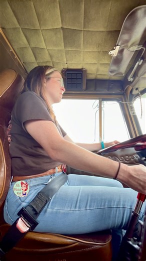 202K views · 3.3K reactions | Shifting Stainless Stu. He’s made it to the mechanic to have the radiator fan fixed. My 1980 352 Peterbilt box truck. | Miss Flatbed Red | Facebook