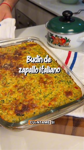 CRISTIAN URRUTIA |RECETAS FÁCILES on Instagram: "🥒 Budín de zapallo italiano, como el de antaño Este budín me transporta directo a la cocina de mi casa, cuando el zapallo italiano aparecía para “aprovecharlo” y terminaba siendo el plato más delicioso del día. Simple, casero y con ese sabor reconfortante que abraza. 📝 Receta: • 5 zapallos italianos rallados y estrujados • 5 huevos • 1 cebolla picada • 1/2 pimentón • 2 zanahorias • 2 dientes de ajo • aceite • Queso rallado a gusto • Sal, pimient