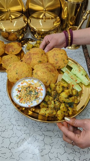 1.7M views · 15K reactions | ऐसी Lunch Box रेसिपी बनाएंगे तो बच्चे रोज जिद करेंगे दोबारा बनाने के लिए.. #lunchbox #geetascooking | Geeta's Cooking | Facebook