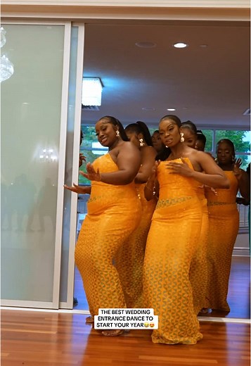 This is the best wedding entrance dance video you’ll see on the internet today😍😍😂😂 #weddingdance #weddinggoals #weddingentrance #tiktokdance #dancing #groomsmen #bridesmaids