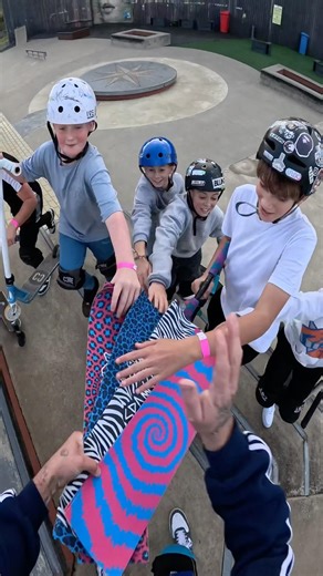 they were sad😢 so i helped them😇