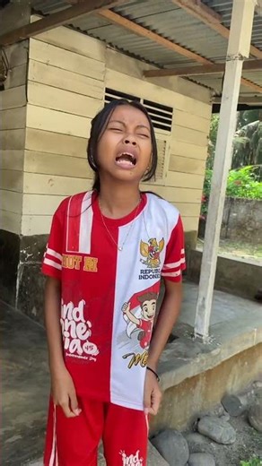 I feel sorry for the little girl who is crying. She is crying.