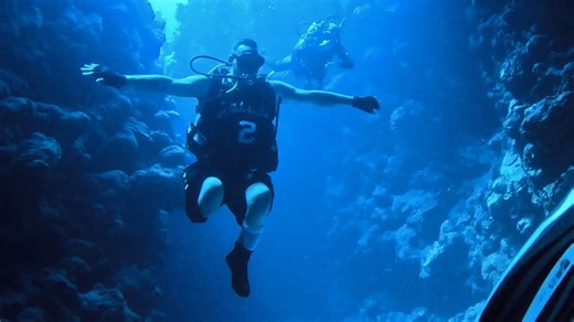 Paraplegic amputee man makes history on world's deadliest dive