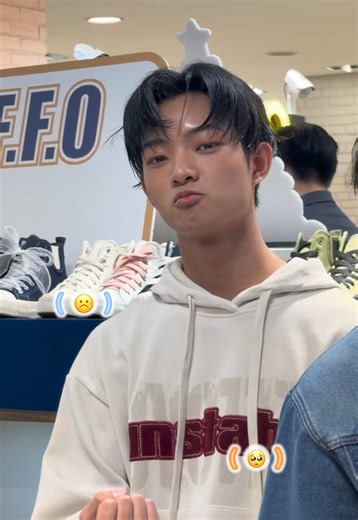 跟著哭哭🥹萌🐭了⋯ @就很琦怪。 - #至琦ヅーチー #萌🐭了 #互動 #猜拳 #fypシ゚