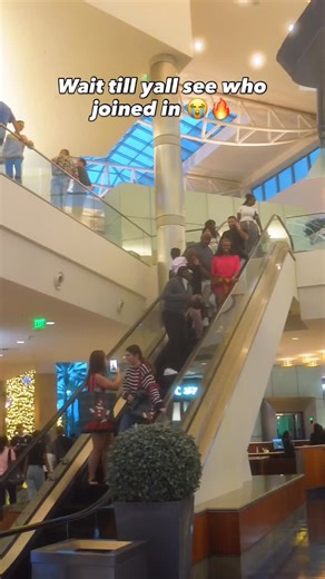 Mr3OnTheDash🏃🏽‍♂️💨🔥 on Instagram: "This escalator aint see nothing like this 😭 . . . .#reels #viral #explorepage #explore #dance #lit #trending #2lived #2livedance #2livechallenge #2livedance #2livedchallenge #2025"