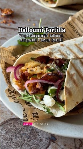 Tortilla with crispy halloumi, vegetables, and tzatziki sauce! Healthy and quick #recipe