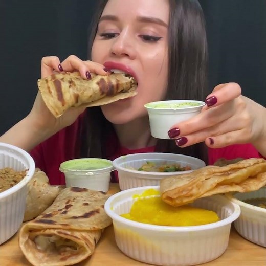 PAKISTANI BREAKFAST | MUKBANG ASMR FOOD | TAWA KEEMA, HALWA PURI #asmr #mukbang #pakistanifood