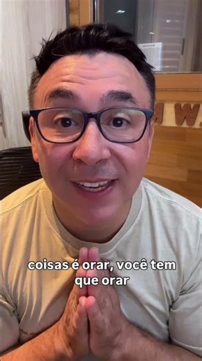 Muita gente me pergunta como nasce uma canção? … veja #musica #oracao #vocetemqueorar #rodrigowegner