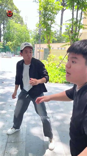 The Signal No One Noticed Except Me #SOSBODYGUARD #martialarts #selfdefense