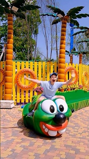 AMUSEMENT PARK WITH REAL ANIMALS? 😱