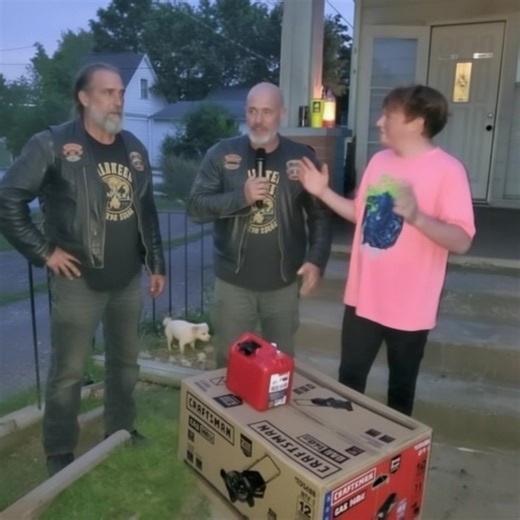 I once called the police on a group of bikers — and months later, they showed up at my door and made me cry. I’m not proud of it now, but back then, I was terrified of them. They lived just two houses away from me and my mom, and every evening their motorcycles thundered down our quiet street, shaking the windows. I was fourteen, and movies had taught me that bikers meant danger — gangs, criminals, people you stayed far away from. So one evening, when two of them parked their bikes right in fron