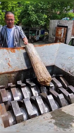 #shredder #crusher #machine #safed #doubleshaftshredder