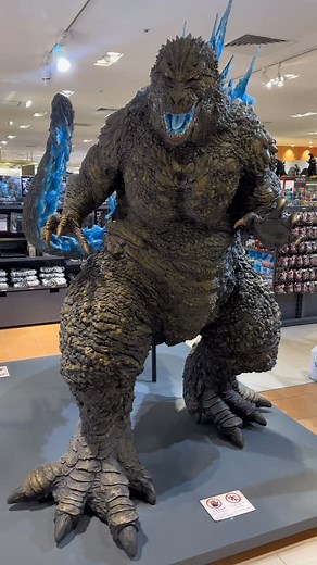 Venimos a conocer Godzilla store Osaka #godzilla #osaka #godxillastore | Hawai Kawai coleccionables