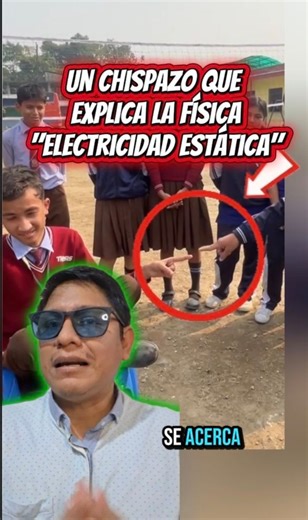 La electricidad estática es un fenómeno físico que ocurre cuando hay transferencia de electrones entre cuerpos por fricción. Este proceso genera un desequilibrio de cargas eléctricas, acumulando energía en la superficie de los materiales. Cuando dos cuerpos con diferente carga se acercan, la electricidad busca igualarse, produciendo una descarga eléctrica visible o perceptible, conocida como chispazo. Este fenómeno se explica mediante: la ley de conservación de la carga, la interacción entre car