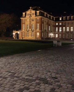 University of Munster !! .. .. .. Germany’s 5th Largest University with 43000 students enrolled in it. .. .. .. Highly Recommended to explore this alluring university in Munster. .. .. .. @muenstermusik @kunsthallemuenster @germany_traveler @germanysworld @in_germany @topgermanyphoto @germanytourism .. .. .. #Traveller #AoonTheTraveller #Munster #Germany #NRW #GermanyTravel #MunsterUniversity #themunsters #munsterlander #münstermarathon #germanytoday #germanyoutuber #Travelohotographer #deutschl