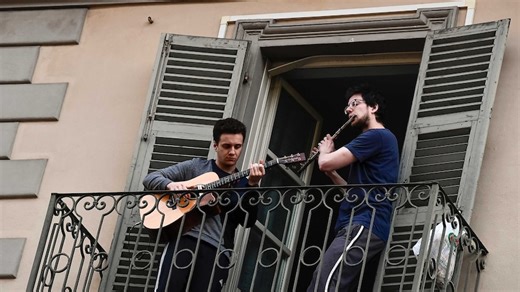 Musicians in Italy perform on balconies during quarantine - ABC Classic