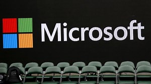 Panne chez Microsoft, l'accès à Teams et Outlook perturbé | TF1 Info