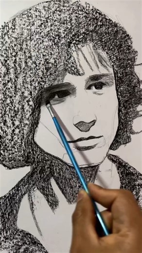 249K views · 3.9K reactions | Well what's not to love about this creative process coming together? Beautiful work by Xavier Cuenca @xavierc.art. #beautifulbizarre #contemporaryart #drawing #charcoal #realism #artcollectors #artmagazine #artinspo #art | Beautiful Bizarre Magazine | Facebook