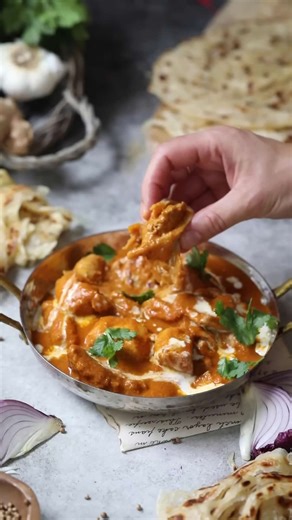 Chicken main course with accompaniments and serving suggestions