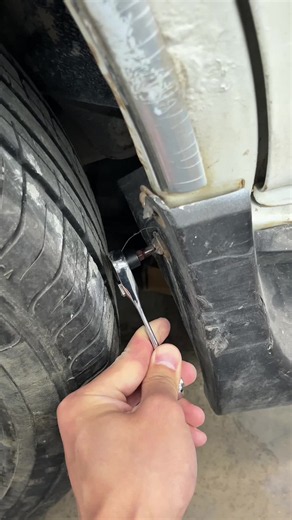 This compact 1/4 inch double-ended ratchet wrench is a real game-changer!72-tooth design works smoothly even in super tight spots.Perfect for car maintenance, bike repair and daily DIY jobs.Must-have practical tool for every toolbox! #AutoTools #DIYTools #CarRepair #HandTools #fyp
