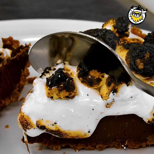 68K views · 51 reactions | This bakery in Miami takes old-school pies to the next level with 30 different flavors  | First We Feast | Facebook