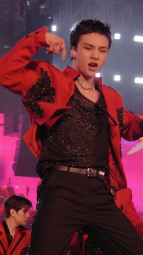 Stray Kids: The dominATE Experience — це епічний фільм-концерт, який дарує фанатам ефект першого ряду, а також ексклюзивні закулісні кадри й щирі, особисті інтерв’ю з учасниками гурту, відкриваючи унікальний доступ до улюбленого колективу. Дивіться 5 лютого у кіно та ІМАХ! Пишіть у коментарях, хто в якому кінотеатрі планує дивитися! Побачимо, скільки нас. | Universal Pictures