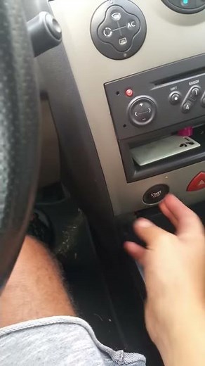 Megane 2 " carte non detectee" astuce tuto